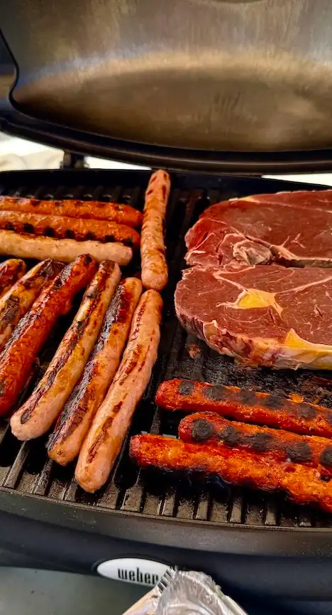 Alegrilla – barbecue boat à Rosas, BBQ Boat, grillade sur l’eau, activité originale famille, amis, entreprises à Rosas