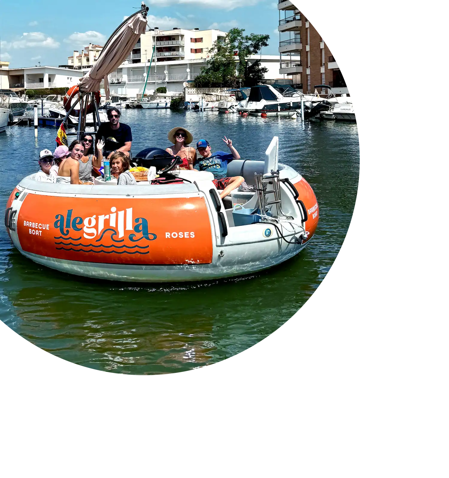 Alegrilla – barbecue boat à Rosas, BBQ Boat, grillade sur l’eau, activité originale famille, amis, entreprises à Rosas